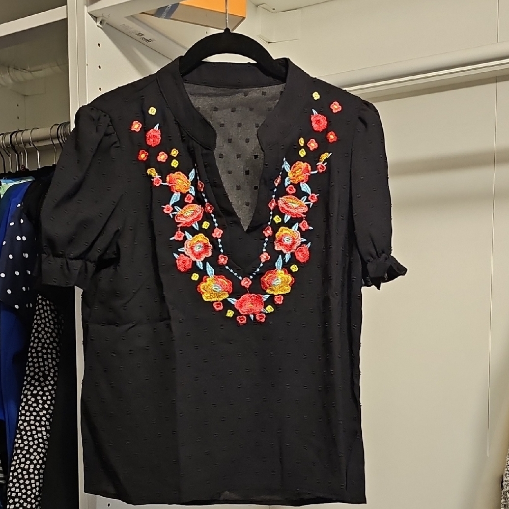 5 /$20 Chic Black Blouse with Vibrant Floral Embroidery